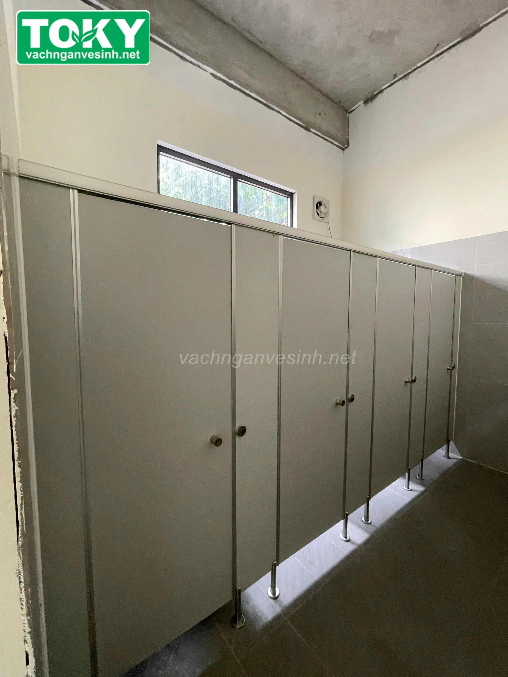 Đợt 2 dự án vách ngăn vệ sinh Compact tại Công ty Nhựa và khuôn Đông Dương