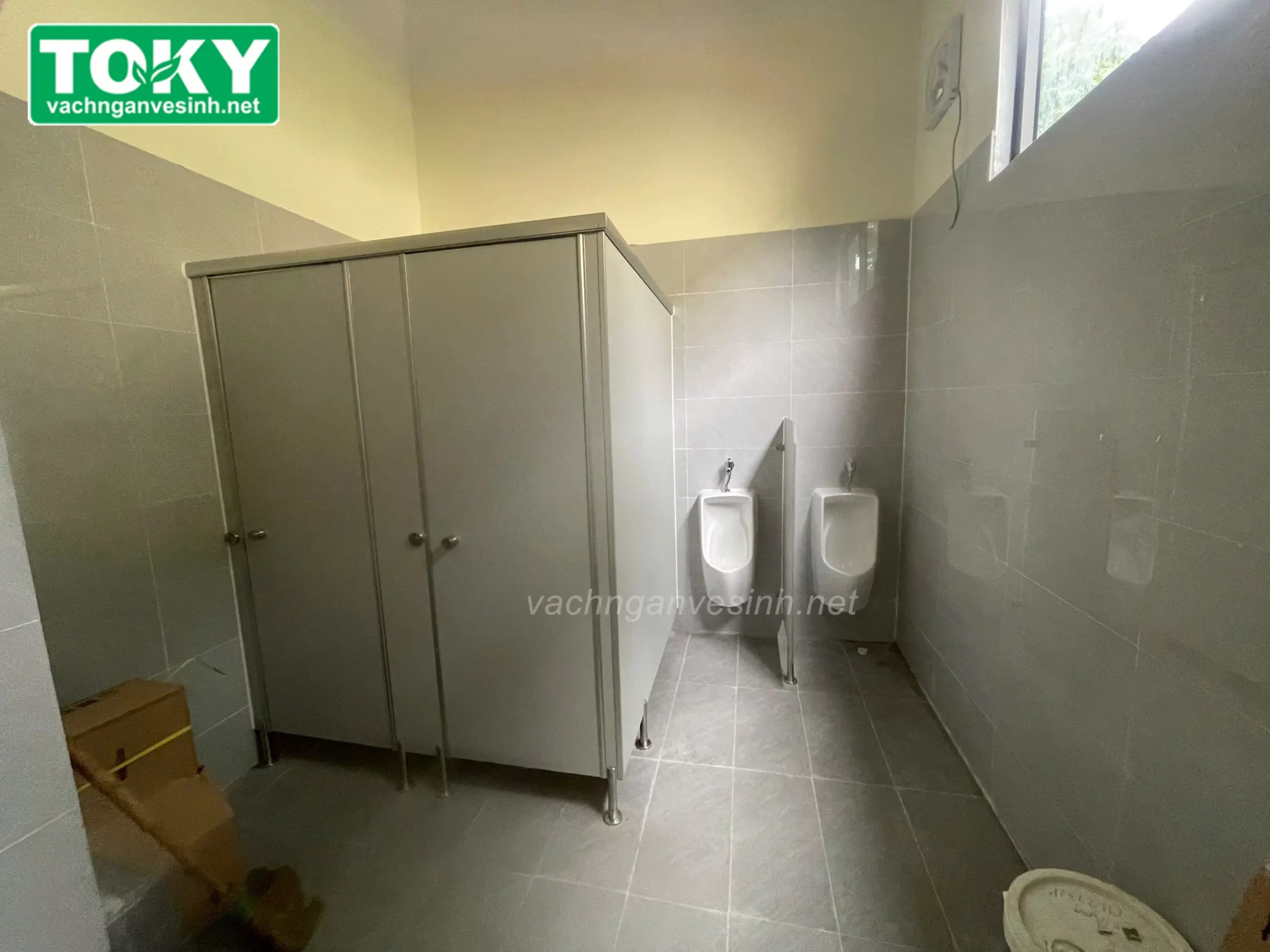 Đợt 2 dự án vách ngăn vệ sinh Compact tại Công ty Nhựa và khuôn Đông Dương