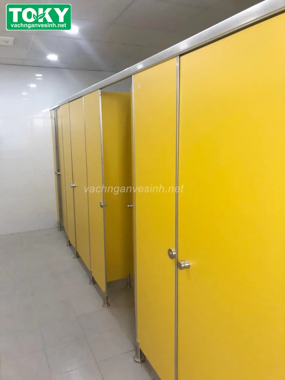 Giải pháp vách ngăn vệ sinh Compact cho phường Láng – Từ Chuyên gia TOKY