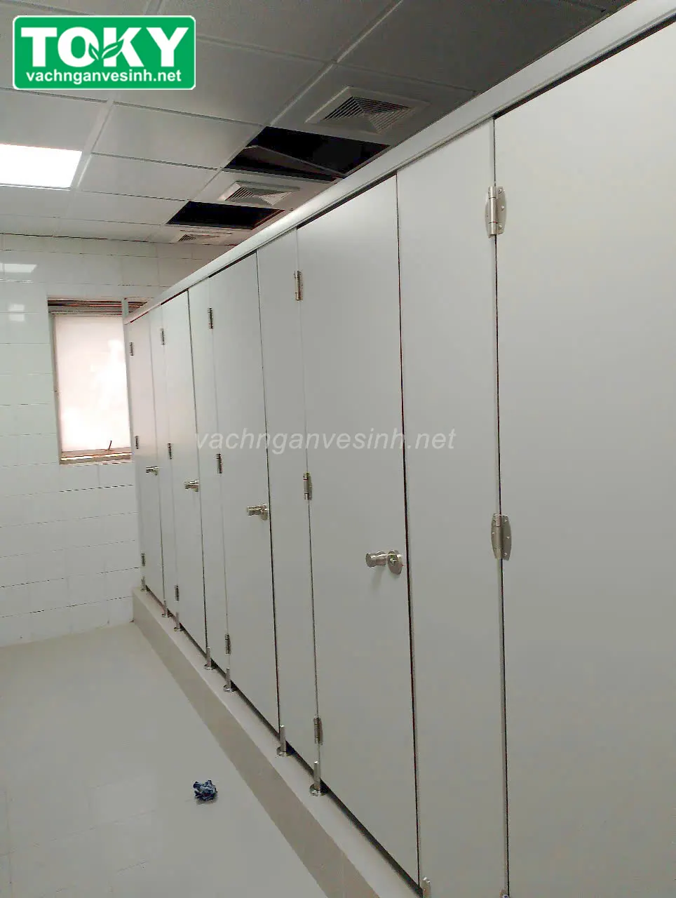 Thầu thi công vách ngăn vệ sinh Compact cho Phường Văn Miếu - Quốc Tử Giám