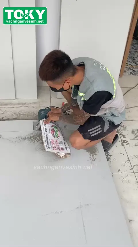 Thi công vách ngăn vệ sinh Nhà điều hành Công ty nhiệt điện An Khánh