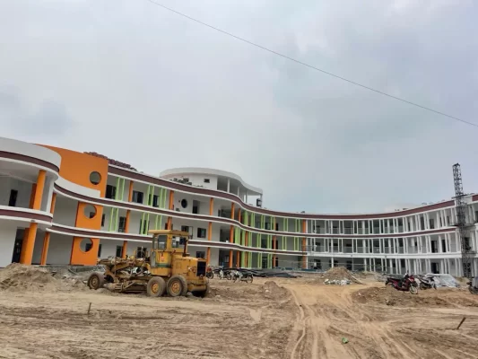 Toky thi công vách ngăn vệ sinh compact trường mầm non Văn Khê A
