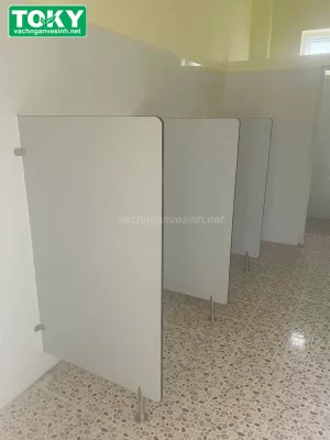 Vách ngăn tiểu nam giá rẻ | Thi công và sản xuất trực tiếp