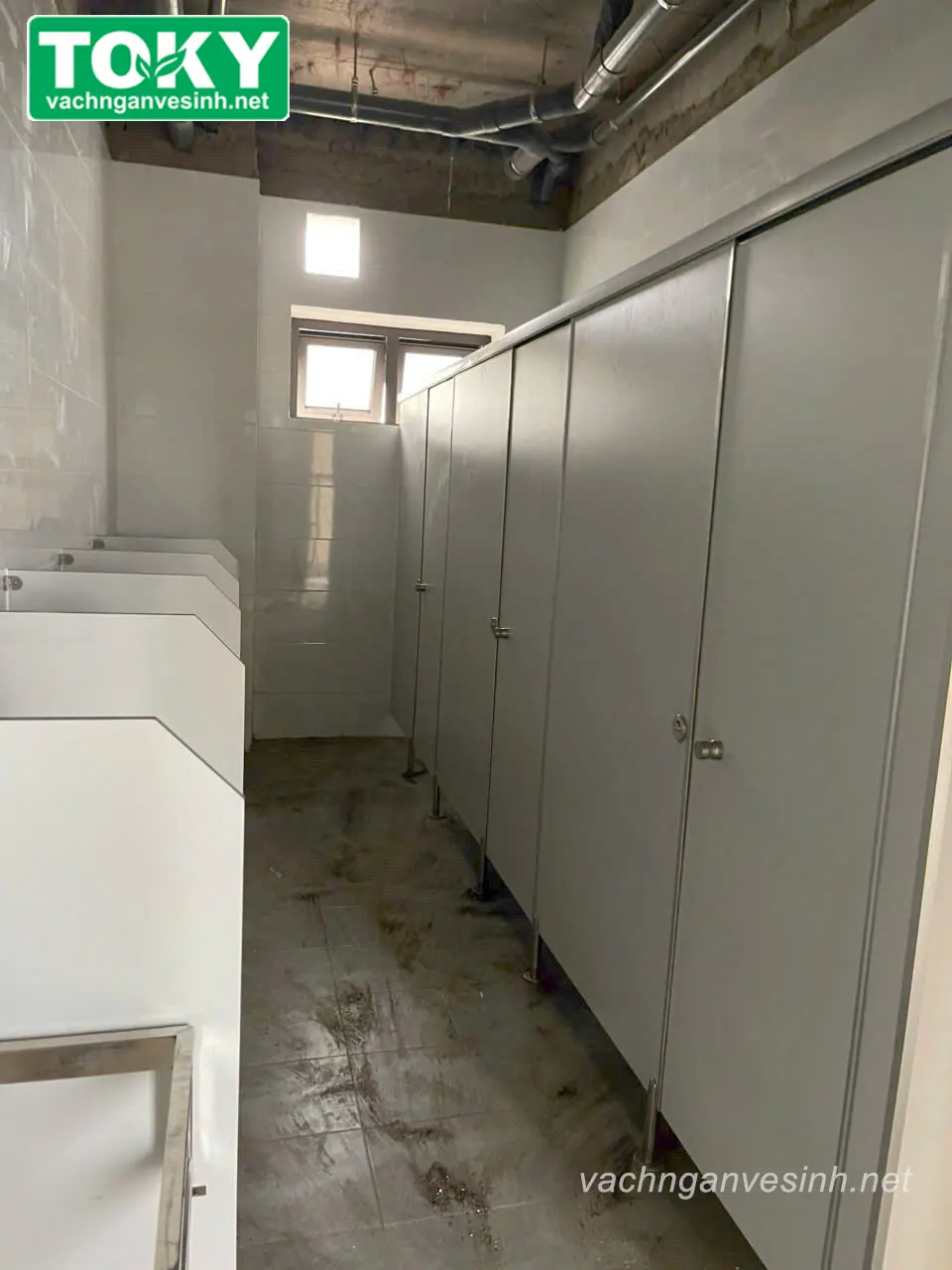 200m2 vách ngăn vệ sinh cho khu Giảng đường A1 - ĐH Mỏ Địa Chất