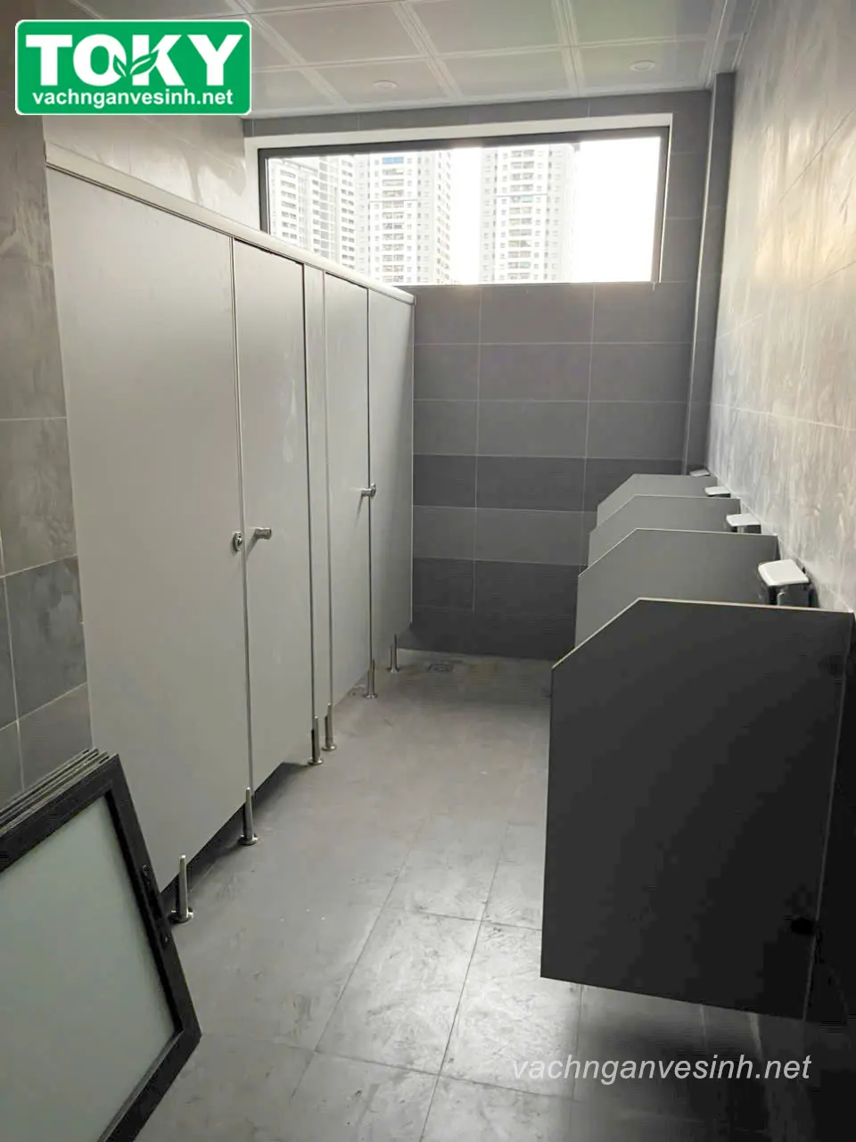 200m2 vách ngăn vệ sinh cho khu Giảng đường A1 - ĐH Mỏ Địa Chất