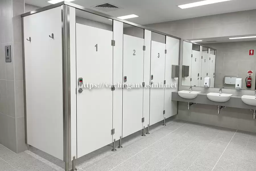 Chi phí vận chuyển vách ngăn vệ sinh Compact HPL đi các tỉnh xa — những gì bạn cần biết