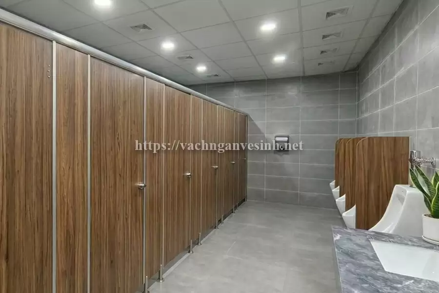 Vì sao trung tâm thương mại nên sử dụng vách ngăn vệ sinh Compact HPL?