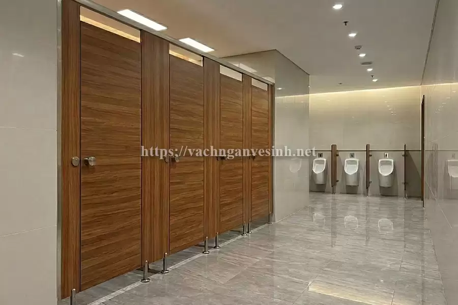 Ứng dụng thực tế vách ngăn vệ sinh Compact HPL cho trung tâm thương mại