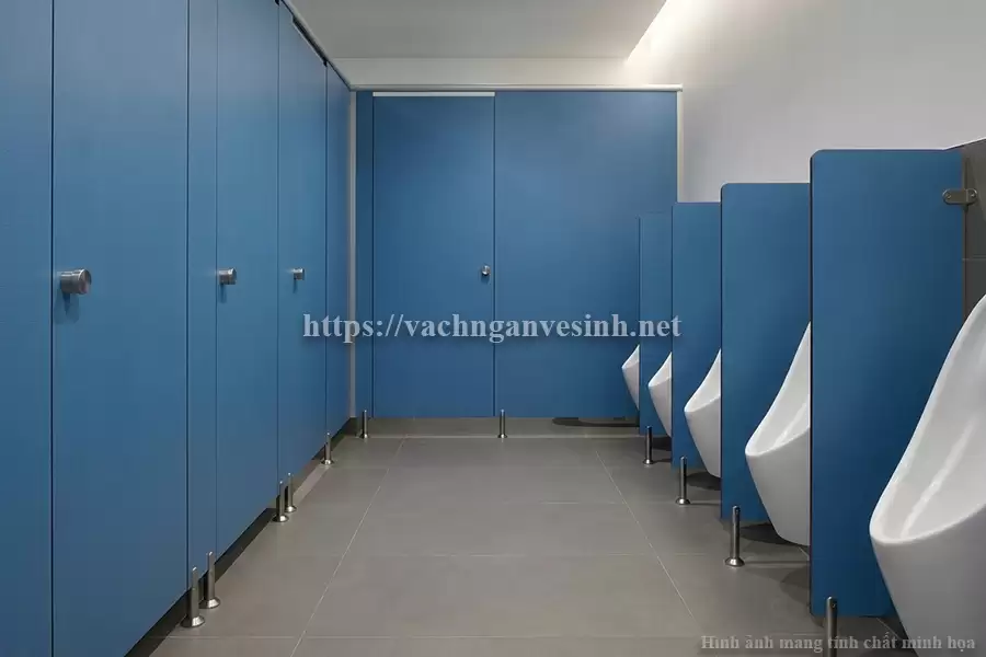 Lý do các dự án giáo dục ưu tiên vách ngăn vệ sinh compact màu xanh