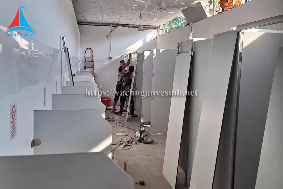 https://vachnganvesinh.net/bao-gia-vach-ngan-ve-sinh-compact-hpl.html