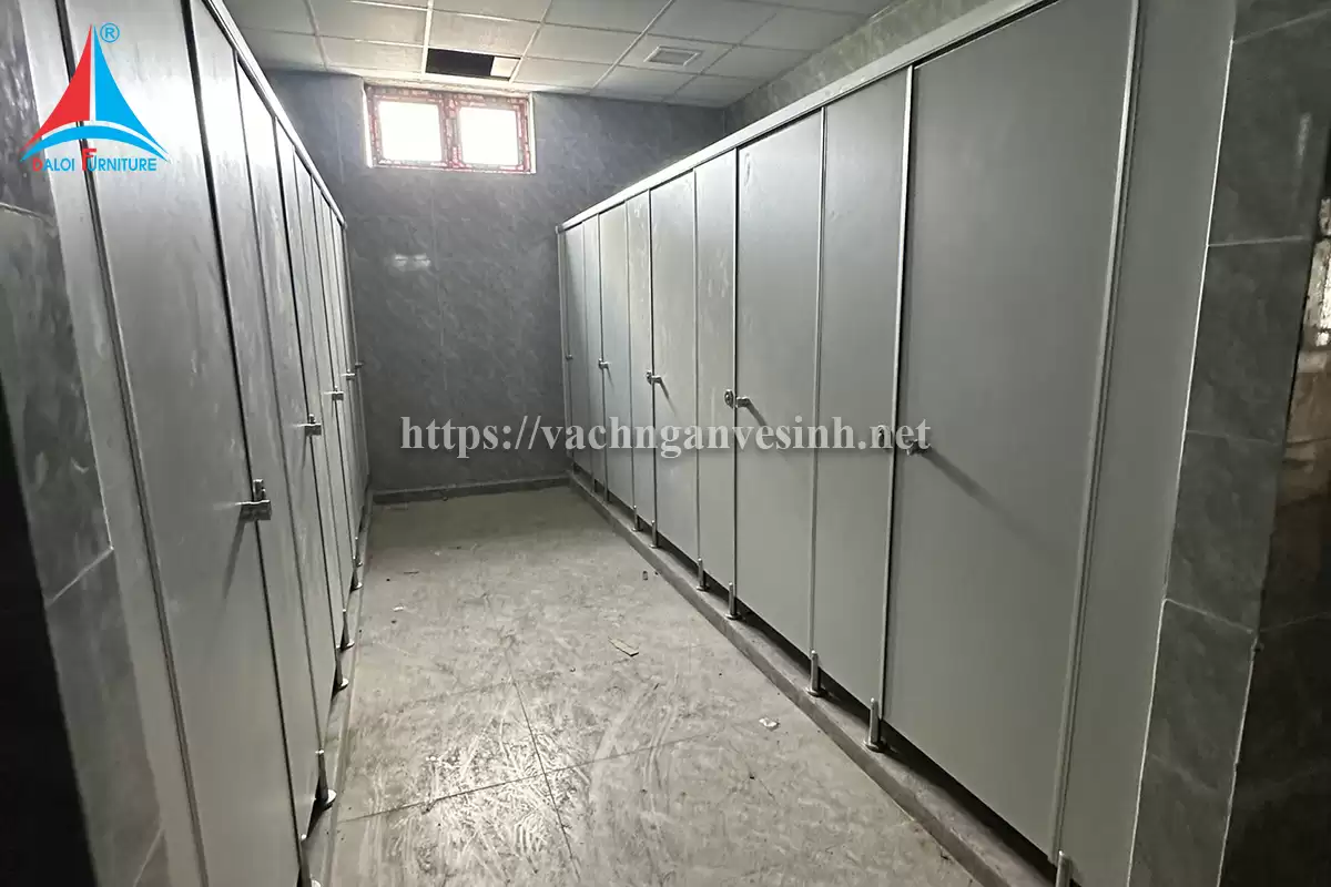 Đa Lợi thi công 1300m2 vách ngăn vệ sinh Compact tại KCN Bắc Tiền Phong - Quảng Ninh