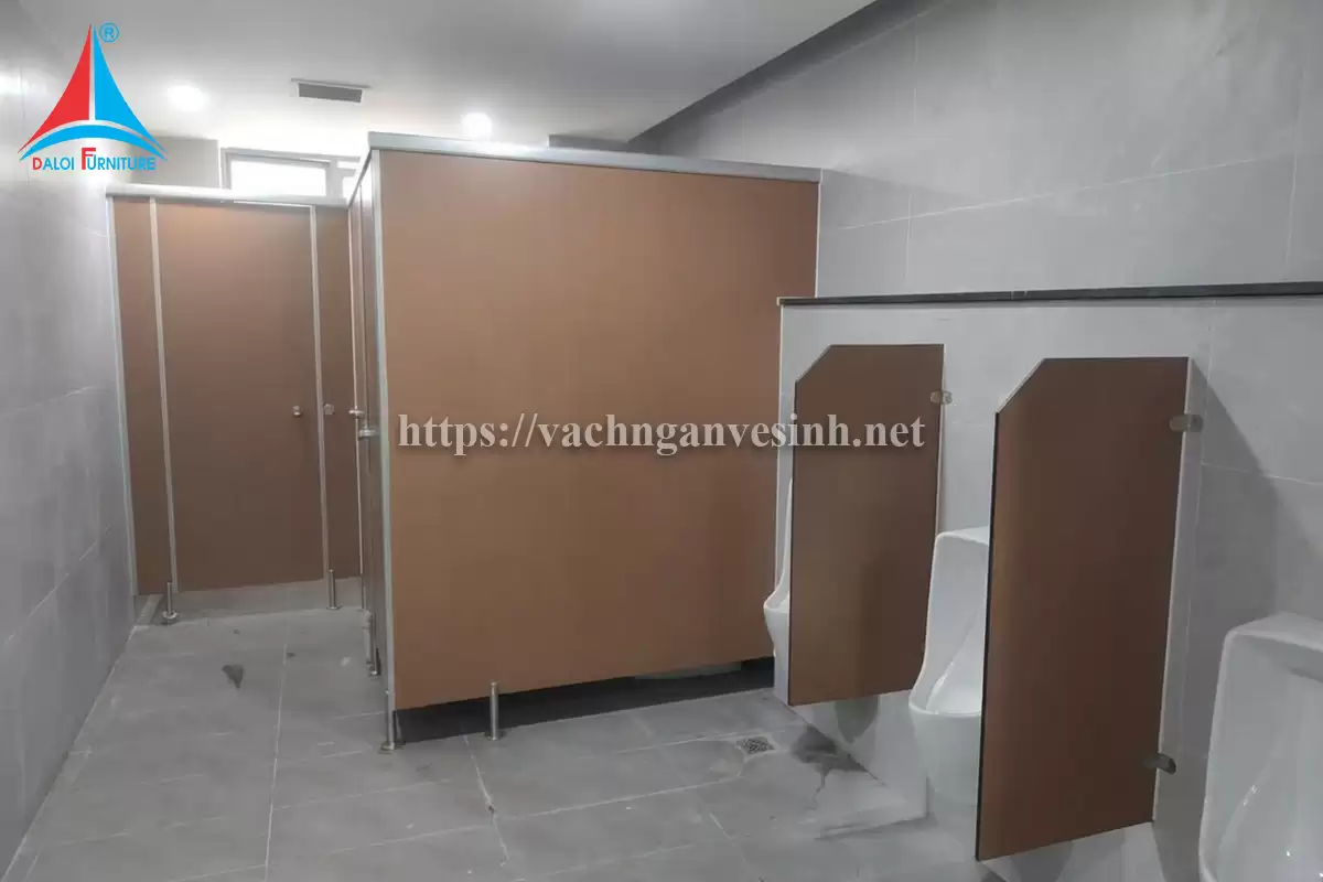 Đa Lợi thi công 180m2 vách ngăn vệ sinh tại tổng cục đường bộ Việt Nam