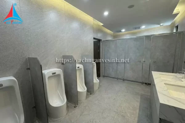 Thi công 220m2 vách ngăn vệ sinh tại tòa nhà 54 Lê Văn Lương