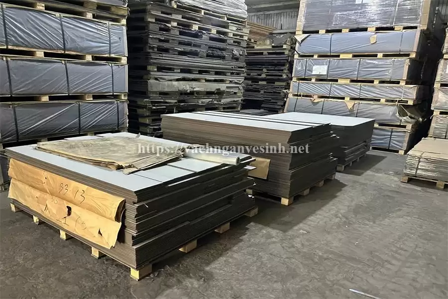 Tác hại khi chọn nhầm tấm compact gỗ nén cho khu vực ẩm ướt
