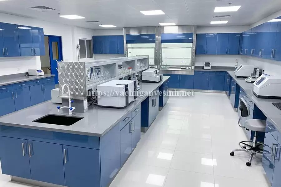 Tấm compact làm mặt bàn thí nghiệm chuyên dụng trong nghiên cứu