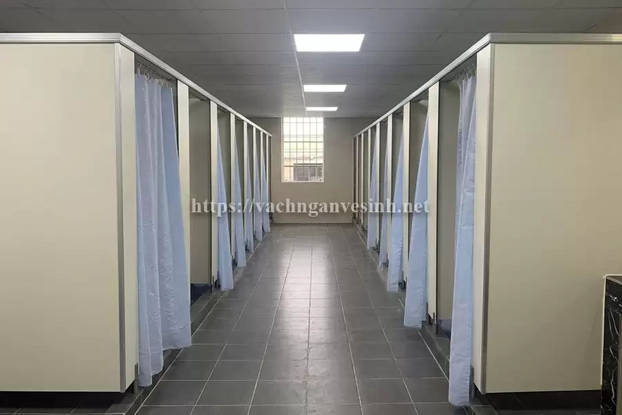 Tấm compact thi công vách ngăn chia không gian văn phòng, phòng thay đồ