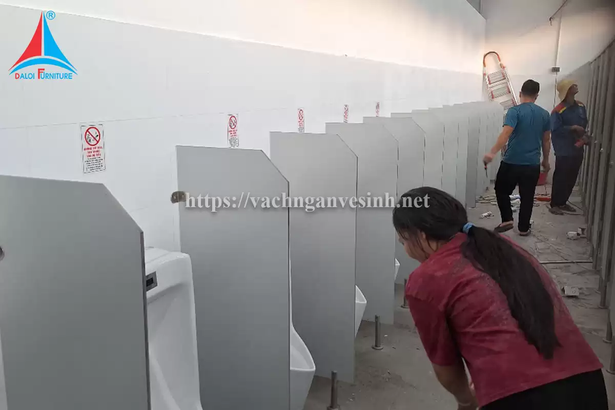 https://vachnganvesinh.net/bao-gia-vach-ngan-ve-sinh-compact-hpl.html