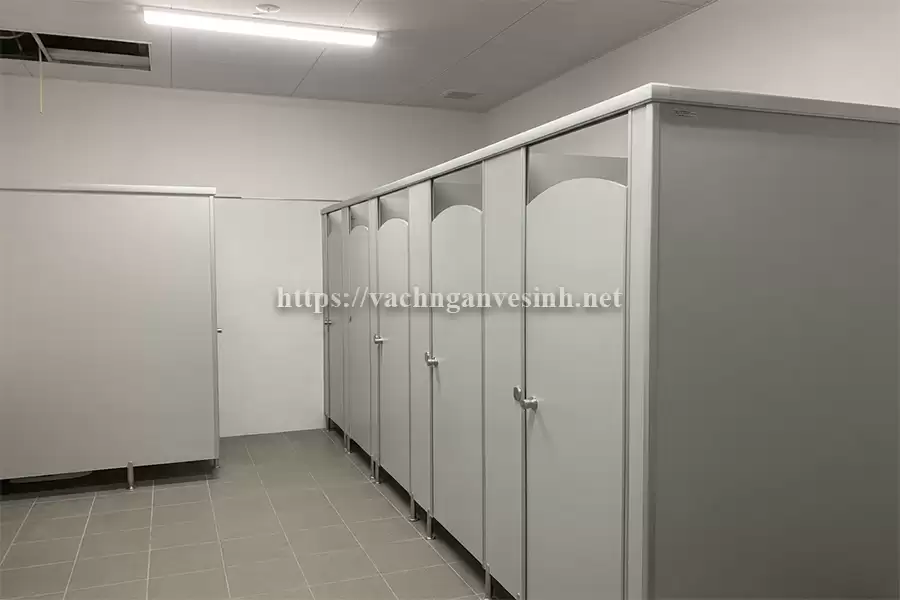 Lưu ý quan trọng khi vệ sinh và xử lý sự cố hóa chất cho tấm Compact