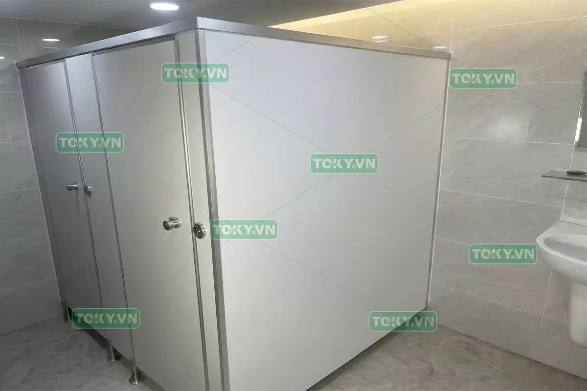 Đa Lợi thi công 120m2 vách ngăn vệ sinh tại nhà máy thủ công mỹ nghệ Mỹ Á
