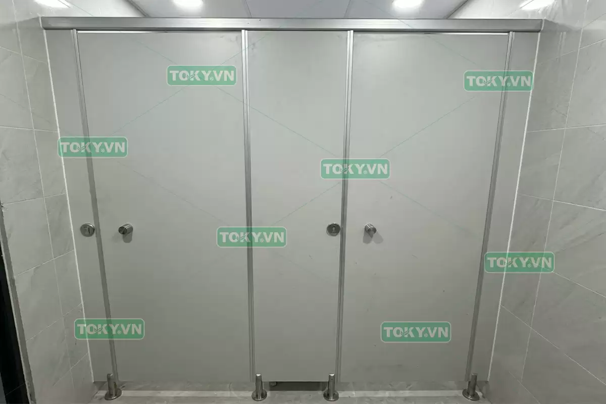 Đa Lợi thi công 120m2 vách ngăn vệ sinh tại nhà máy thủ công mỹ nghệ Mỹ Á