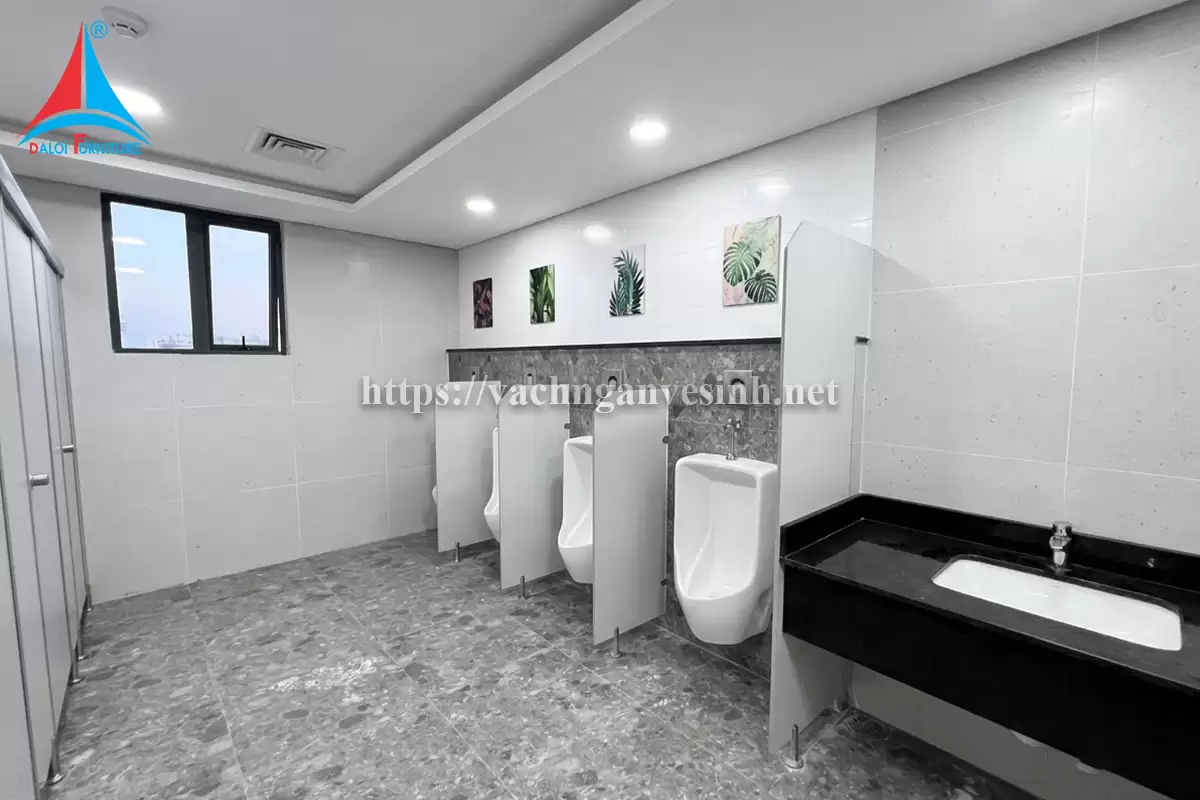 Đa Lợi thi công 90m2 vách ngăn vệ sinh tại tòa nhà VTC