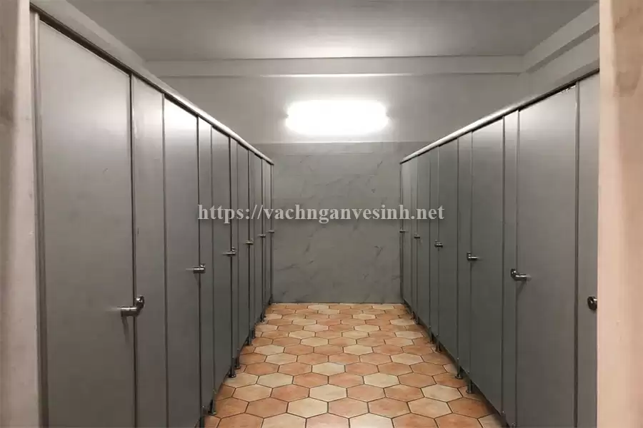 tấm compact cdf 1400psi làm vách ngăn vệ sinh khu công nghiệp