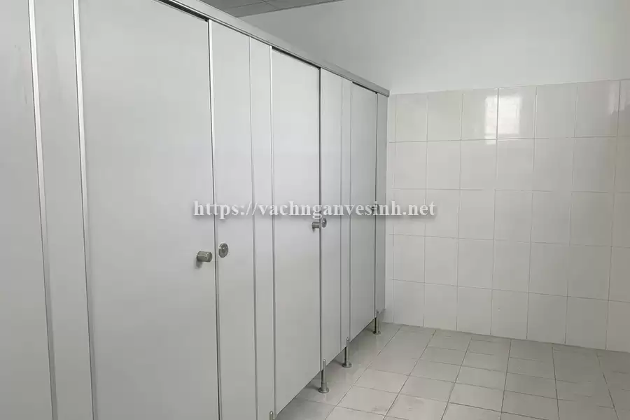 Quy trình thi công chuẩn giúp tránh tấm compact bị phồng rộp trở lại