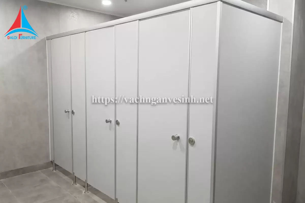 Đa Lợi thi công 50m2 vách ngăn vệ sinh tại nhà máy cáp điện An Khánh