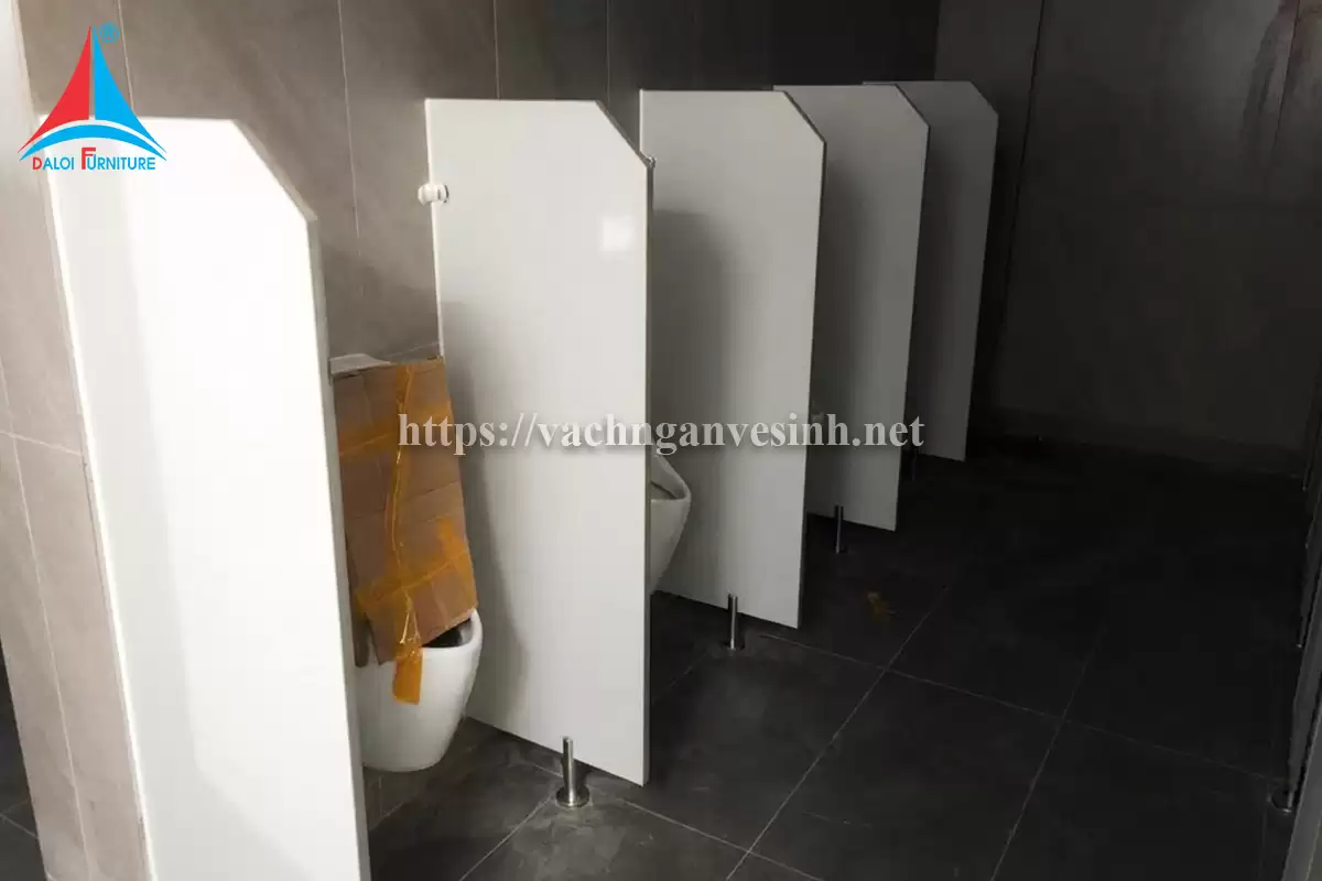 Đa Lợi thi công 50m2 vách ngăn vệ sinh tại nhà máy cáp điện An Khánh