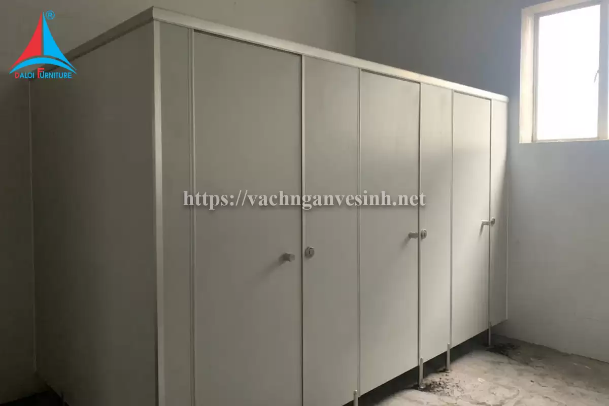 Đa Lợi thi công 100m2 vách ngăn vệ sinh tại nhà máy Nghĩa Dân, Hưng Yên