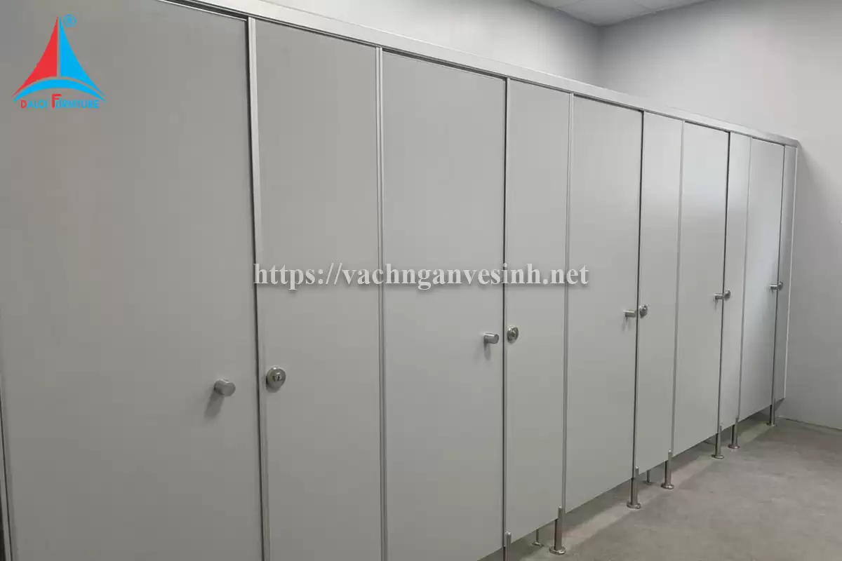 Đa Lợi thi công 100m2 vách ngăn vệ sinh tại nhà máy Nghĩa Dân, Hưng Yên