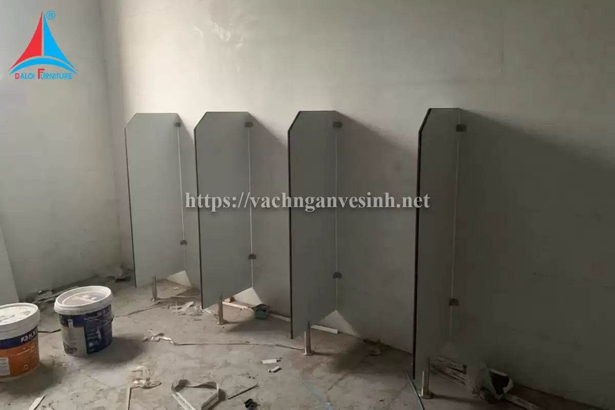 Đa Lợi thi công 100m2 vách ngăn vệ sinh tại nhà máy Nghĩa Dân, Hưng Yên