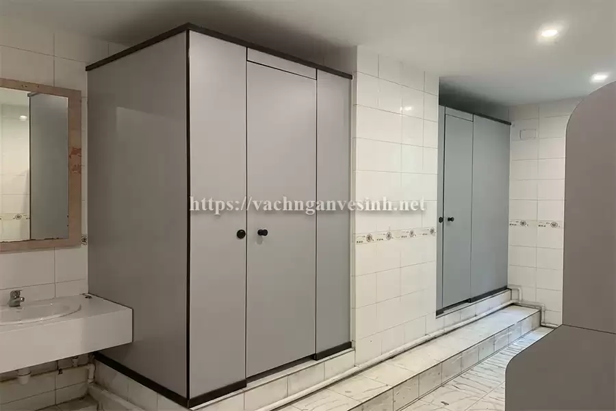 Mẹo thử nghiệm ngâm nước kiểm tra tấm Compact chuẩn ngay tại công trình
