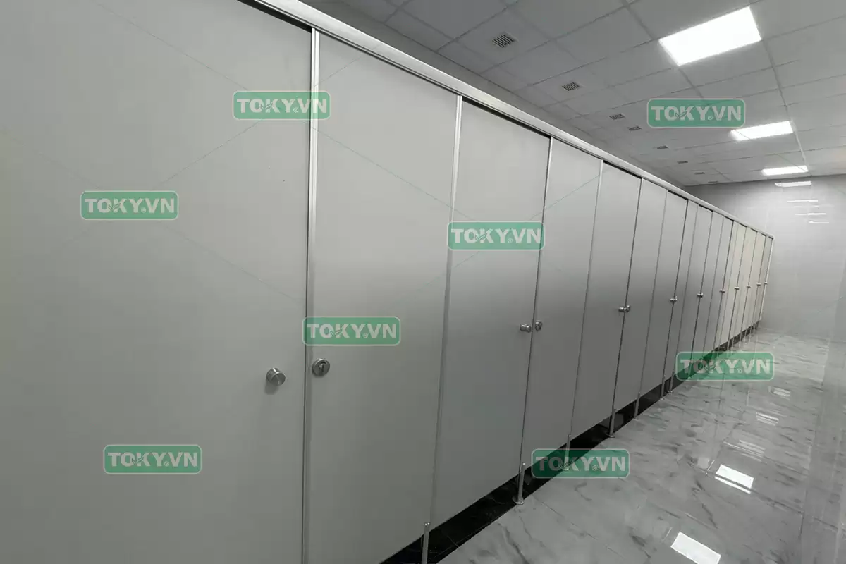 Đa Lợi thi công 150m2 vách ngăn vệ sinh tại công ty nhựa Hàn Quốc