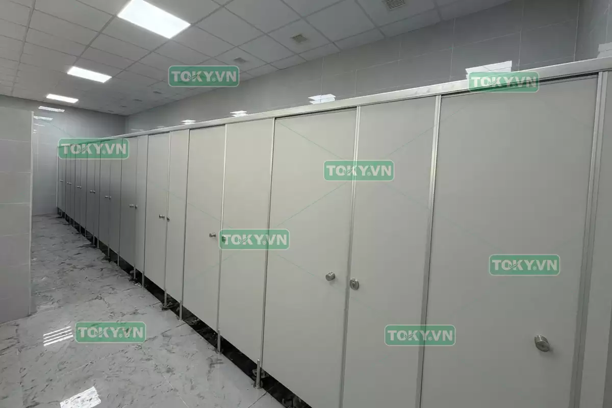 Đa Lợi thi công 150m2 vách ngăn vệ sinh tại công ty nhựa Hàn Quốc